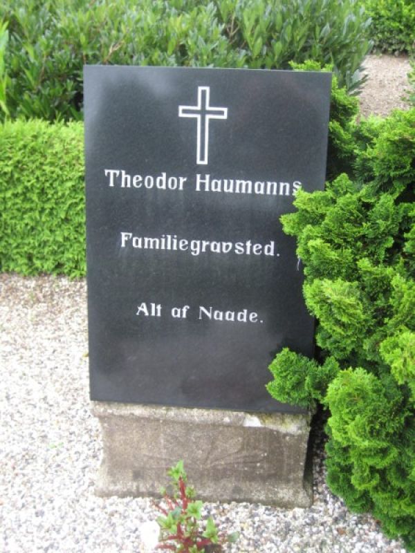 Theodor Haumann's familiegravsted.jpg